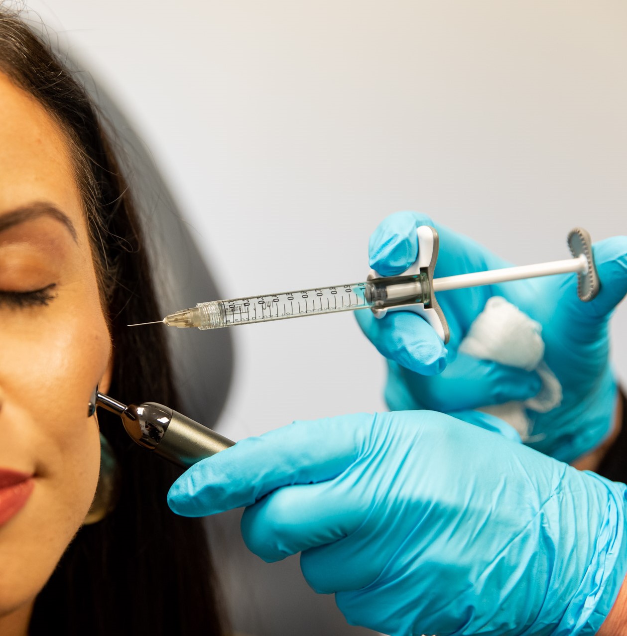 Woman getting jawline filler in Sterling Heights